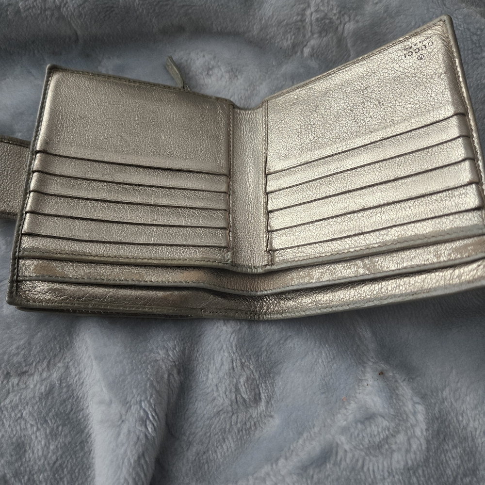 Abbey Gucci Compact Wallet - Picture 15 of 17